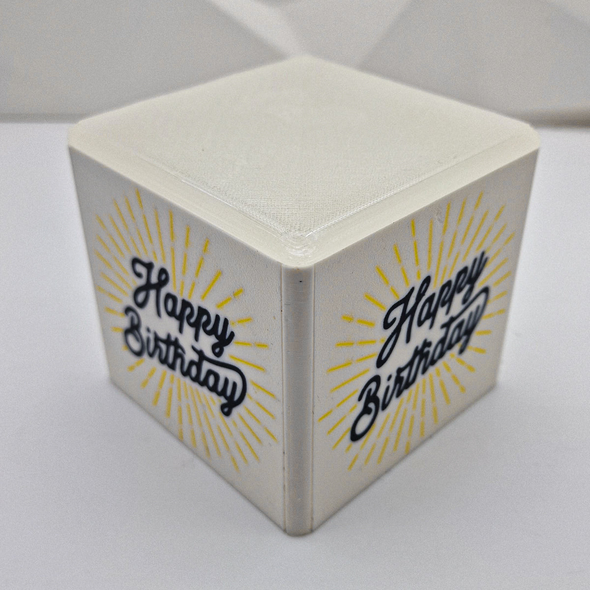 Design Cube "Happy Birthday " - leuchtender Happy Birthday Würfel mit LED Teelicht